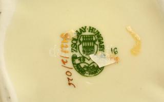 Zsolnay pillangó mintás dobozka, kézzel festett, jelzett, hibátlan, 10×10 cm