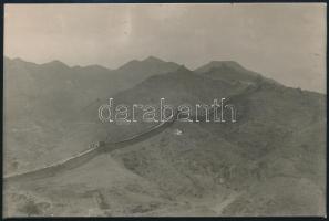 cca 1920-1940 Nagy fal, Kína, fotó, hátoldalán feliratozott, 10x16 cm./ cca 1920-1940, Great Wall of China, photo, with writings on the back, 10x16 cm.