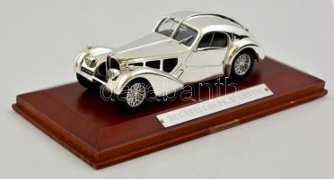 Bugatti Coupé Atlantic autó modellje, 14x7x6,5 cm