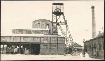 cca 1920-1940 Sóbánya, Tsunglau, Kína, fotólap, hátoldalán feliratozott, 8x13 cm./ cca 1920-1940 Salt mine, Tsunglau, China, photocard, with writings on the back, 8x13 cm.