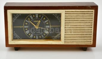 Nyolc napos szovjet zenélős óra, kis hibával, működik, 20×10 cm