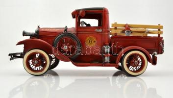 Piros tűzoltóautó / makett, jó állapotban, 34x15x12 cm