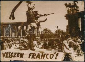 cca 1960 Tüntetés Budapesten Franco ellen 18x14 cm