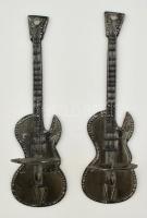 2 db gitár alakú dekoratív fém gyertyatartó, m: 24,5 cm