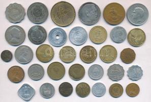 Vegyes 33db-os fémpénz tétel, mind különféle kiadás, évszám változat nélkül! Közte Német Harmadik Bi...