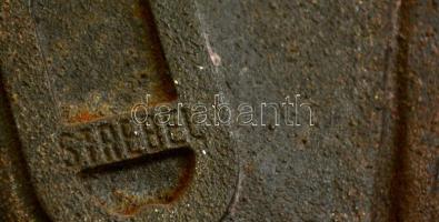 Strebel Don Quijote és Sancho Panza  öntött vas fali kép, hátoldalán jelzett, 25×18 cm