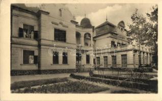 Balaton - 35 db régi és modern képeslap / 35 pre-1945 and modern postcards