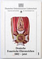 Gert Efler: Deutsches Feuerwehr-Ehrenzeichen 1802-jetzt (Német Tűzoltósági Kitüntetések 1802-től napjainkig). Deutsches Ordensmuseum, 1988. Használt, de szép állapotban, a borítón foltok.