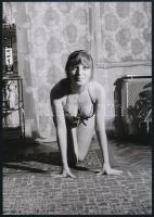 cca 1975 Privát esti program, 3 db szolidan erotikus fénykép, vintage negatívokról készült mai nagyí...