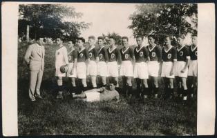 cca 1930 A szolnoki futball-válogatott tagjai, fotólap, hátulján feliratozva, 8×13,5 cm