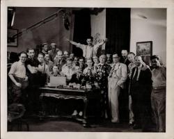 cca 1935 2 db magyar filmes werkfotó, az egyik háulján feliratozva, 25,5×30 cm