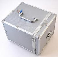 "Leuchtturm" zárható érmetartó alumínium koffer 10db kivehető tálcával, összesen 270db fér...