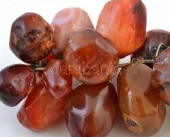 Szőlőfürt alakú dísz, csiszolt achát kövekkel, h:10 cm