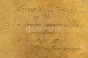 1927 Alpakka dísztál, pápai tanárnak ajándékozott, gravírozott szövegel, jelzett (JL Hermann), d: 24...