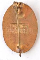 1920-1944. "Koronás Vöröskereszt" zománcozott nővér jelvény, hátoldalán "BOCZÁN KÁROL...