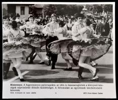 1972 Kisterenye, Palócnapok, táncbemutató, MTI sajtófotó, feliratozva, 20,5x24,5