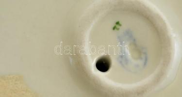 Zsolnay faágakat gyűjtő kisfiú, kézzel festett, jelzett (tercia), hibátlan, m:15 cm