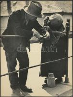 cca 1935 1940 Seiden Gusztáv (1900-1992) jelzés nélküli 2 db fotóművészeti alkotása, későbbi nagyítá...