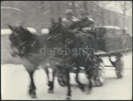 cca 1960 Lovas fogatok, 3 db fotóművészeti alkotás, kettő jelzett, vintage fénykép, egy mai nagyítás...
