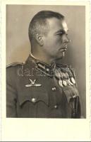 1942 Határvadász őrnagy jelvényekkel, kitüntetésekkel / WWII Hungarian border defence major with medals, photo