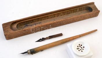 Régi fa tolltartó benne fa nyelű írótollal + porcelán tinta hintőpor tartó, 24x3x2 cm és 4x4x3 cm