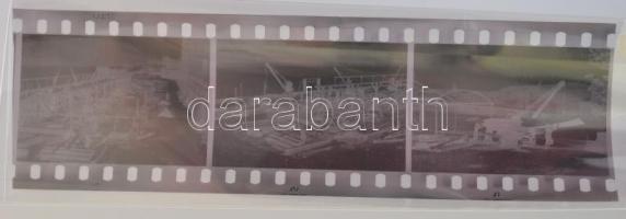 cca 1944 Budapest, bontják a Lánchíd pesti hídfőjénél, az alsó rakparton állott raktárakat, 3 db sza...