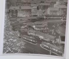 cca 1970 Budapest, villamosok a Moszkva téren, szabadon felhasználható, vintage negatív, 6x6 cm