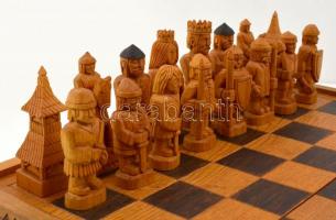 Magyar/erdélyi motívumos kézzel faragott sakk-készlet, jelzett (AK), teljes, szép állapotban, 38×38 ...