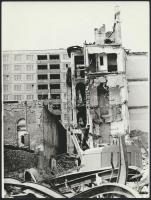 cca 1976 Zsigri Oszkár (1933-?) hagyatékából 3 db vintage fotóművészeti alkotás, egy jelzett, 18x24 ...