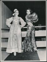 1968 Magyar divatfotók Londonban, Helsinkiben és Berlinben, 3 db feliratozott vintage fotó, 17,5x24 ...