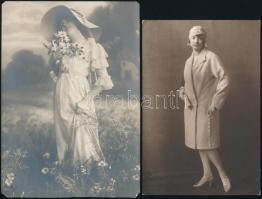cca 1900, 1910 és 1935 Divatos ruhák, 4 db vintage fotó, 15x10 cm és 17x12 cm között