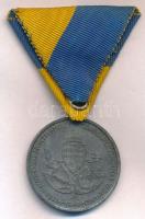 1941. "Délvidéki Emlékérem" cink emlékérem mellszalaggal. Szign.: BERÁN L. T:2
Hungary 19...