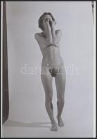 cca 1976 Az emberi erőforrások hasznosítása a szocreál időszakban, 3 db szolidan erotikus fotó, vint...