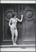 cca 1972 Csiri-biri, csili-vili hoppáré, 3 db szolidan erotikus fotó, vintage negatívokról készült m...