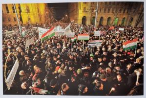 Egy a haza. Békemenet 2012. Szerk.: Bayer Zsolt. h. n., 2012, Méry Ratio Kiadó. Kiadói kartonált pap...