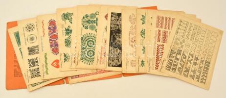 cca 1926 Magyar motívumok gyűjteménye. Összeáll.: Gergely János. Kissé viseltes papírmappában