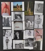 cca 1974 A nők felszabadulása, szolidan erotikus felvételek, 33 db mai nagyítás korabeli negatívokró...