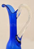 Dekoratív karaffa, formába öntött, anyagában színezett, dugóval, a dugón kis csorbával, m: 45,5 cm