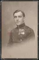 cca 1918-1923 Szigethy Béla későbbi huszár százados kitüntetésekkel, fotólap, 14x9 cm