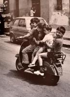 2 db utazás témájú könyv: Gyarmathy László: Török földön. Bp., 1983, Képzőművészeti Kiadó. Kiadói ka...