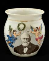 1894 Kossuth Lajos (1802-1894) emlékére készített porcelán bögre, jelzés nélkül, matricás, több felirattal, kopott aranyozás, csorba és lepattanás nélkül, m:9,5 cm