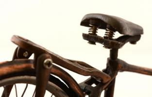 Teljesen funkcionális élethű biciklimakett fémből, forgatható alkatrészekkel, pedállal, lánccal, egy...