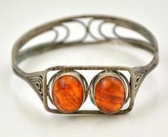 Ezüst(Ag) karperec borostyánnal, jelzett, 7,5x6 cm, bruttó: 22,6 g