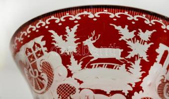 Ólomkristály vadász jelenetes váza, csiszolt, gravírozott, több rétegű, jelzés nélkül, hibátlan, m:2...