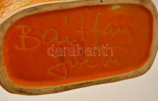 Bártfay Judit (?-?): Dekoratív váza, mázas kerámia, jelzett, apró mázhibákkal, 19×10×13 cm