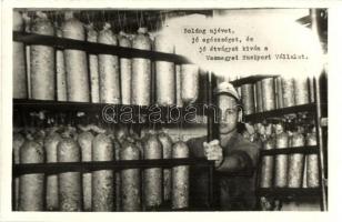 13 db főleg RÉGI üdvözlős motívumlap / 13 mostly pre-1945 greeting motive postcards