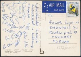 1982 A labdarúgó válogatott tagjainak (Pölöskei, stb.) aláírásai Ausztráliából küldött levelezőlapon