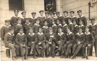 1927 Magyar Királyi Folyamőrség tagjainak csoportképe, Emke fotószalon fényképe. Dunai Flottilla / Donau-Flottille / Hungarian river guards, group photo