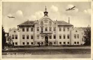 20 db RÉGI külföldi városképes lap, közte néhány történelmi magyar képeslap / 20 pre-1945 European t...