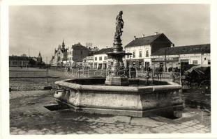 11 db RÉGI magyar és történelmi magyar városképes lap, közte egy 3-részes Arad panorámalap / 11 pre-1945 Hungarian and Historical Hungarian town-view postcards, among them one 3-tiled Arad panoramacard